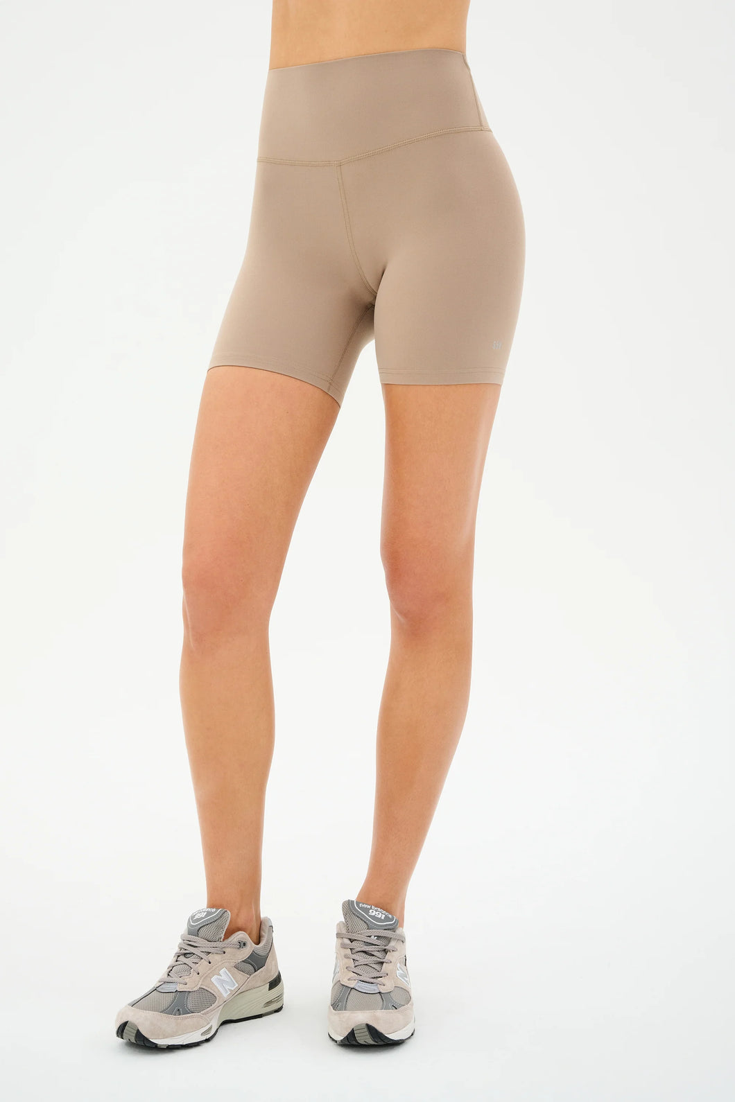 Airweight High Waist Short Latte