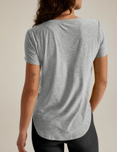 Load image into Gallery viewer, Featherweight On the Down Low Tee Silver Mist
