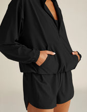 Load image into Gallery viewer, Stretch Woven In Stride Half Zip Pullover Black
